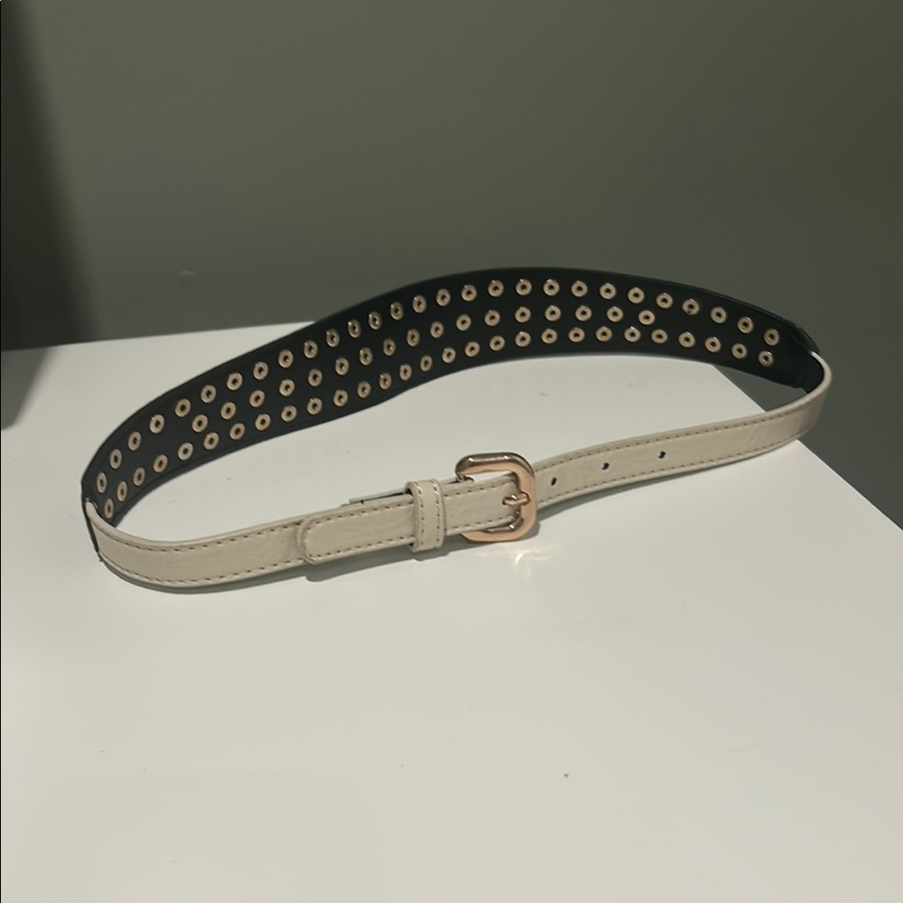 Belt - Picture 2 of 3